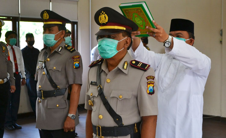 Pengambilan sumpah jabatan Kapolsek Ngantang.
