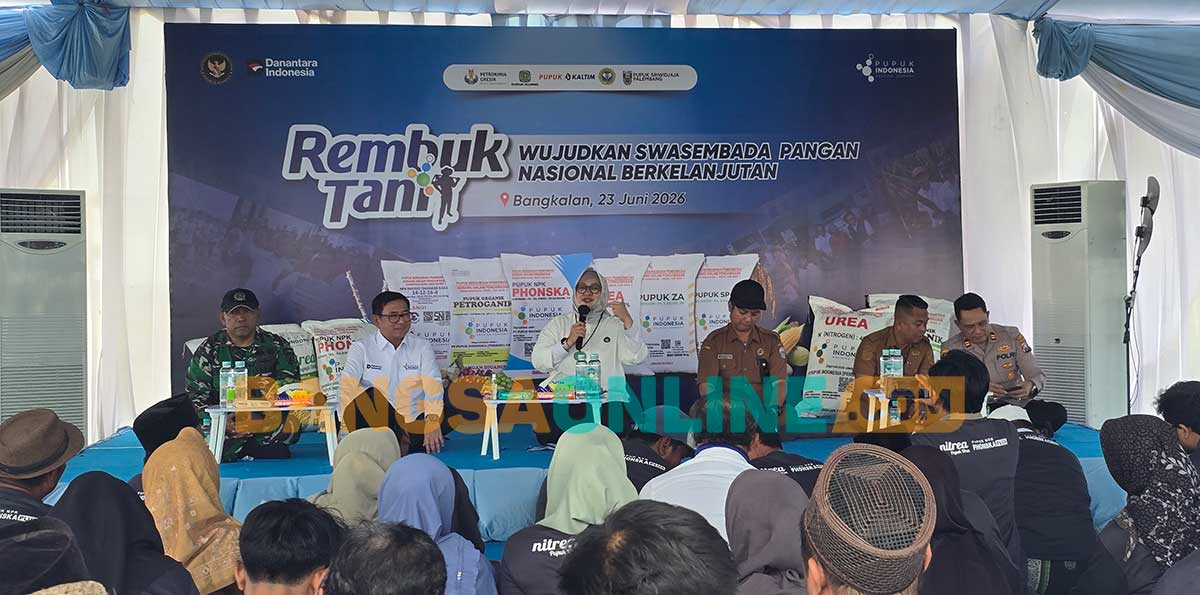 Deputi Bidang Koordinasi Usaha Pangan dan Pertanian Kementerian Koordinator Bidang Pangan, Widiastuti, saat memberi sambutan dalam giat rembuk tani di Bangkalan. Foto: BANGSAONLINE