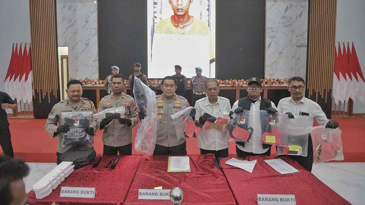 Konferensi pers terkait 18 aksi pencurian dan perampasan di Kabupaten Blitar.