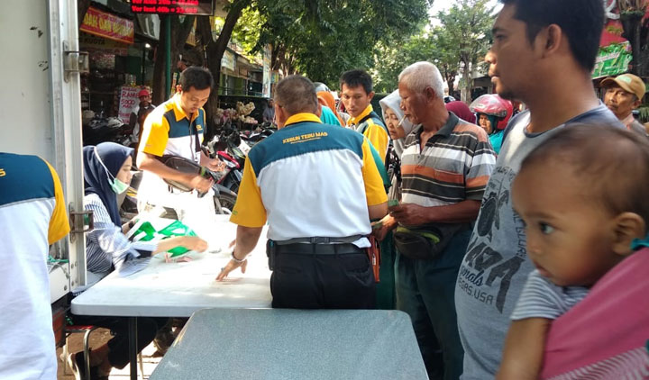 Operasi pasar yang digelar Disprindag Mojokerto bersama Pemprov Jatim.