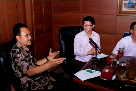 Waakil Gubernur Syaifullah Yusuf saat menerima delegasi dari Taiwan. Foto:nisa/BANGSAONLINE