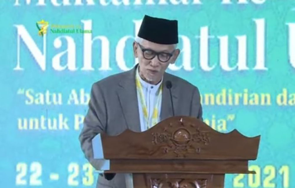 KH Miftahul Akhyar saat menyampaikan khutbah iftitah pada pembukaan Muktamar ke-34 NU yang dibuka Presiden Joko Widodo di Pondok Pesantren Darussa