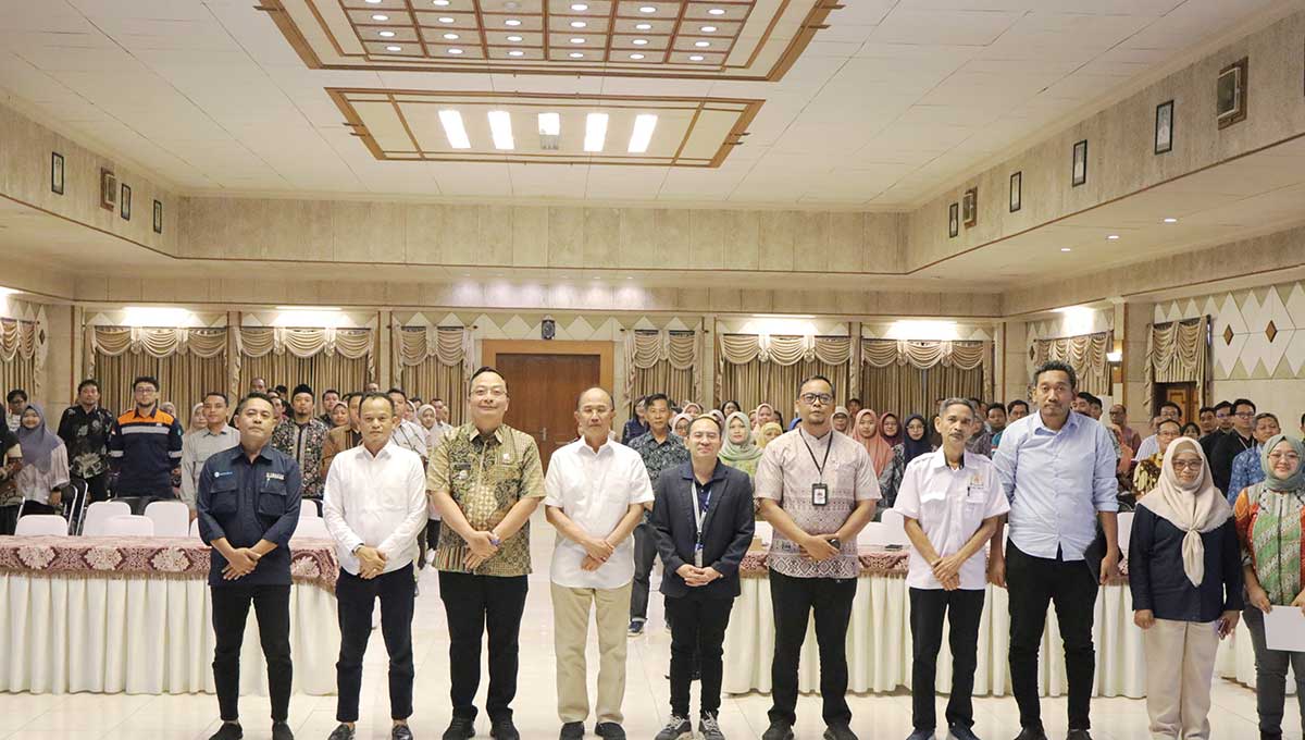 Wakil Bupati Gresik dalam Workshop Pengembangan Ekosistem Vokasi Berbasis Sinergi Industri dan Dunia Pendidikan sekaligus Monitoring dan Evaluasi Tim TKDV. Foto: Ist
