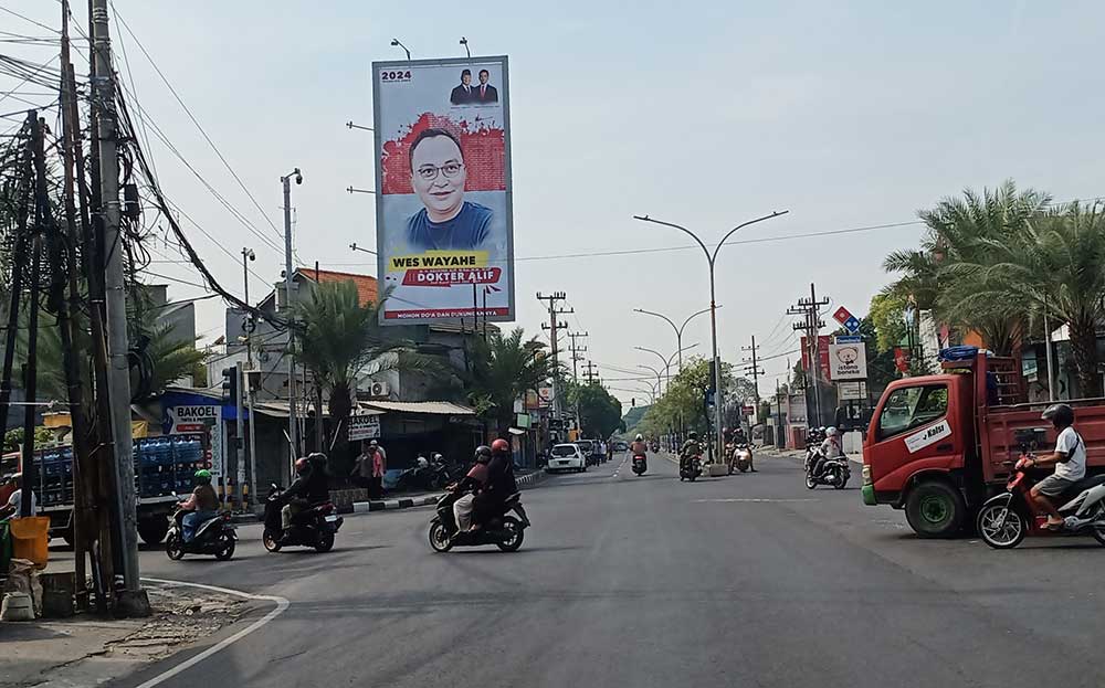 Mantapkan Langkah di Pilkada Gresik 2024, Alif Kenalkan Dirinya ke Masyarakat Lewat Billboard