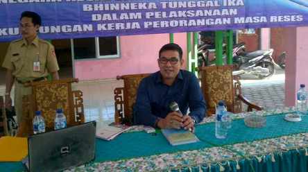 Anggota DPR RI Drs. Ayub Khan, M. Si, saat sosialisasi mengenai 4 pilar kebangsaan. foto: Imron/BangsaOnline.com
