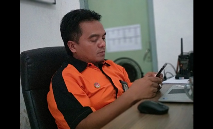 ?Syamsul Arifin, Divisi Penindakan dan Hubungan Antar Lembaga. Foto : YUNIARDI S/BANGSAONLINE

