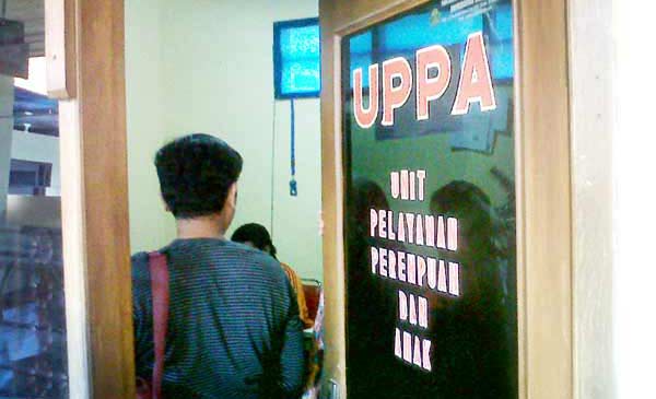 Si pemerkosa dalam pemeriksaan. foto: eky nurhadi/BANGSAONLINE