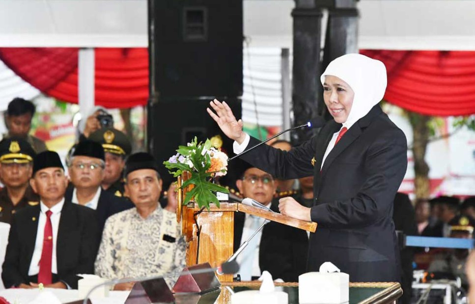 Gubernur Khofifah saat penutupan Roadshow Sertijab di Lumajang. Foto: Ist.