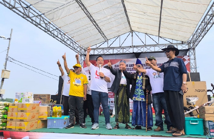 Cawabup Gresik Asluchul Alif saat kampanye akbar di BGS Desa Sidomukti. Foto: Ist.
