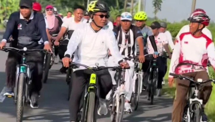 Kegiatan Jumat Bersapda (Bersih, Sehat dan Bersepeda) di Kabupaten Pamekasan.