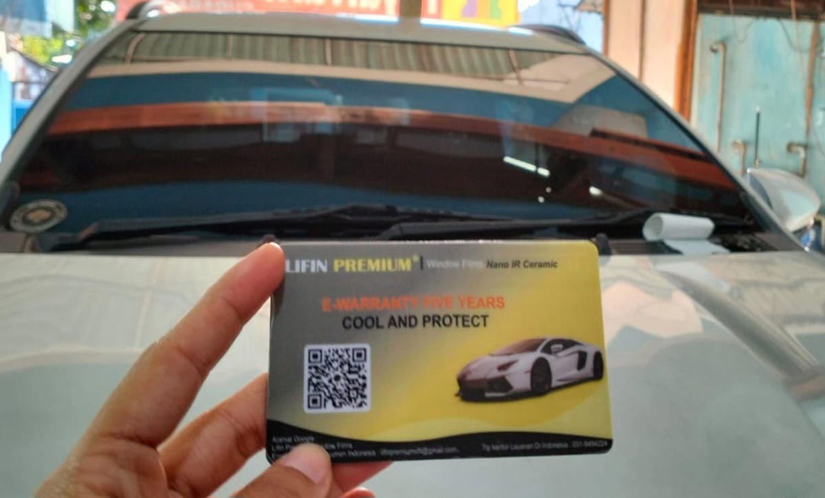 Produk kaca film dari Lifin Premium dilengkapi garansi hingga 5 tahun.