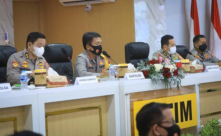  Tim Supervisi dan Asistensi Ops Mantap Praja 2020 Mabes Polri saat menyampaikan amanat Kapolri.